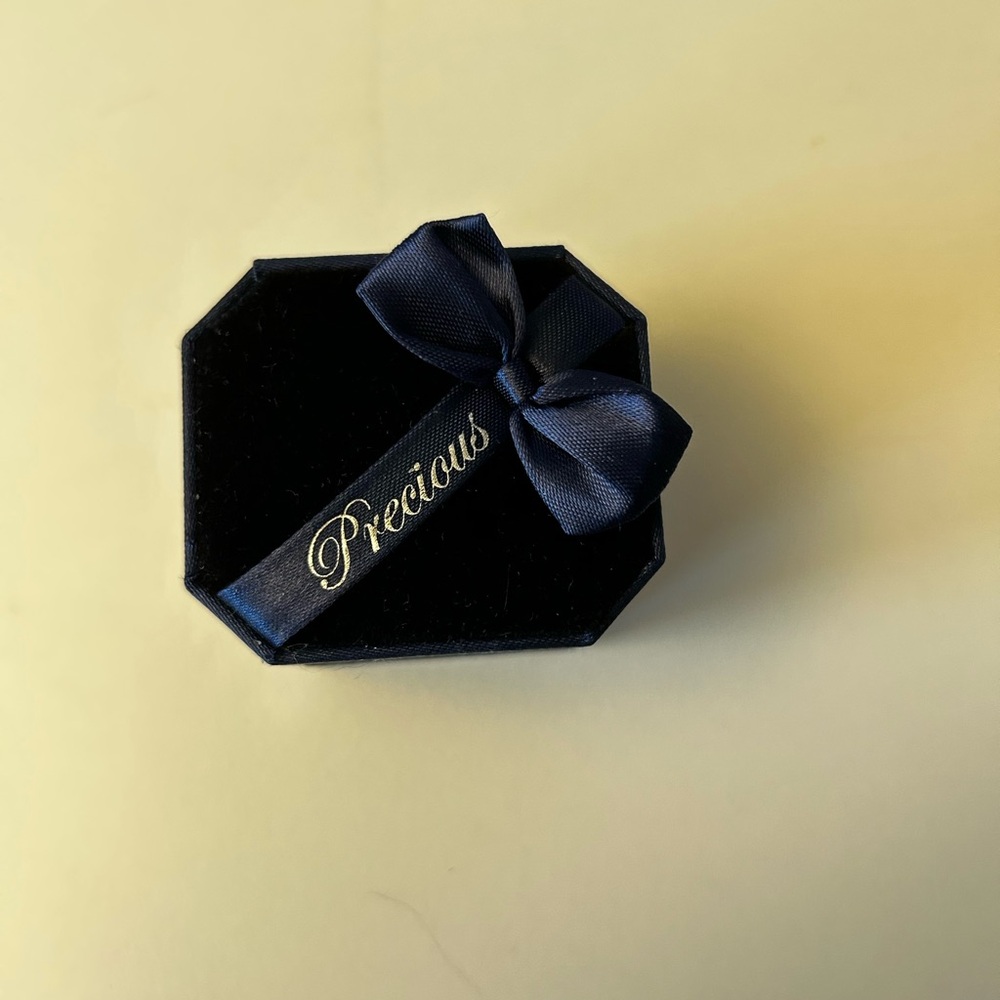 Sparkly Purple Gemstone Ring Size 7 - Picture 6 of 17